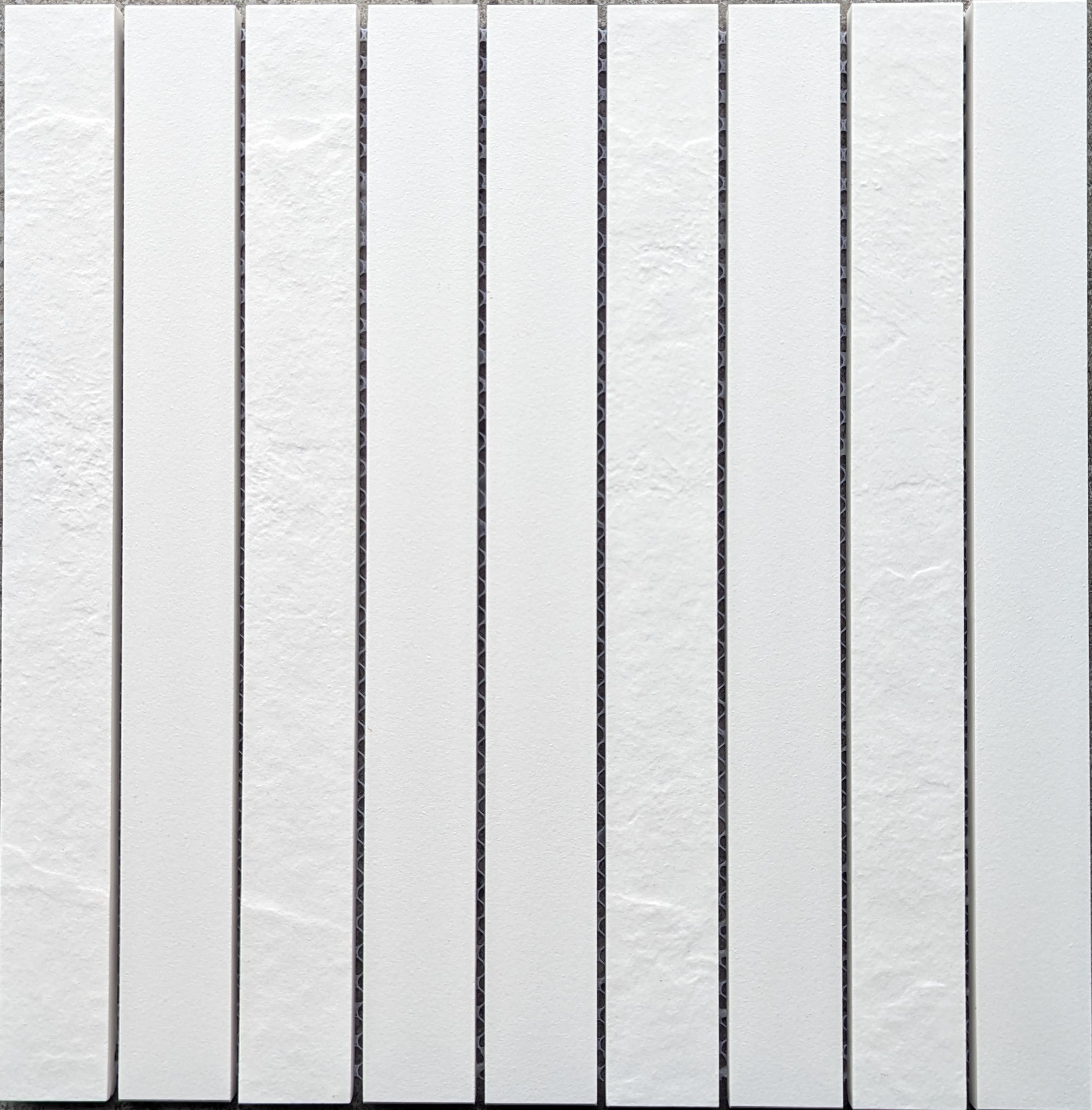 27-BA Minimalist Tile