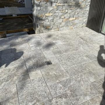 61-SI Natural Silver Travertine