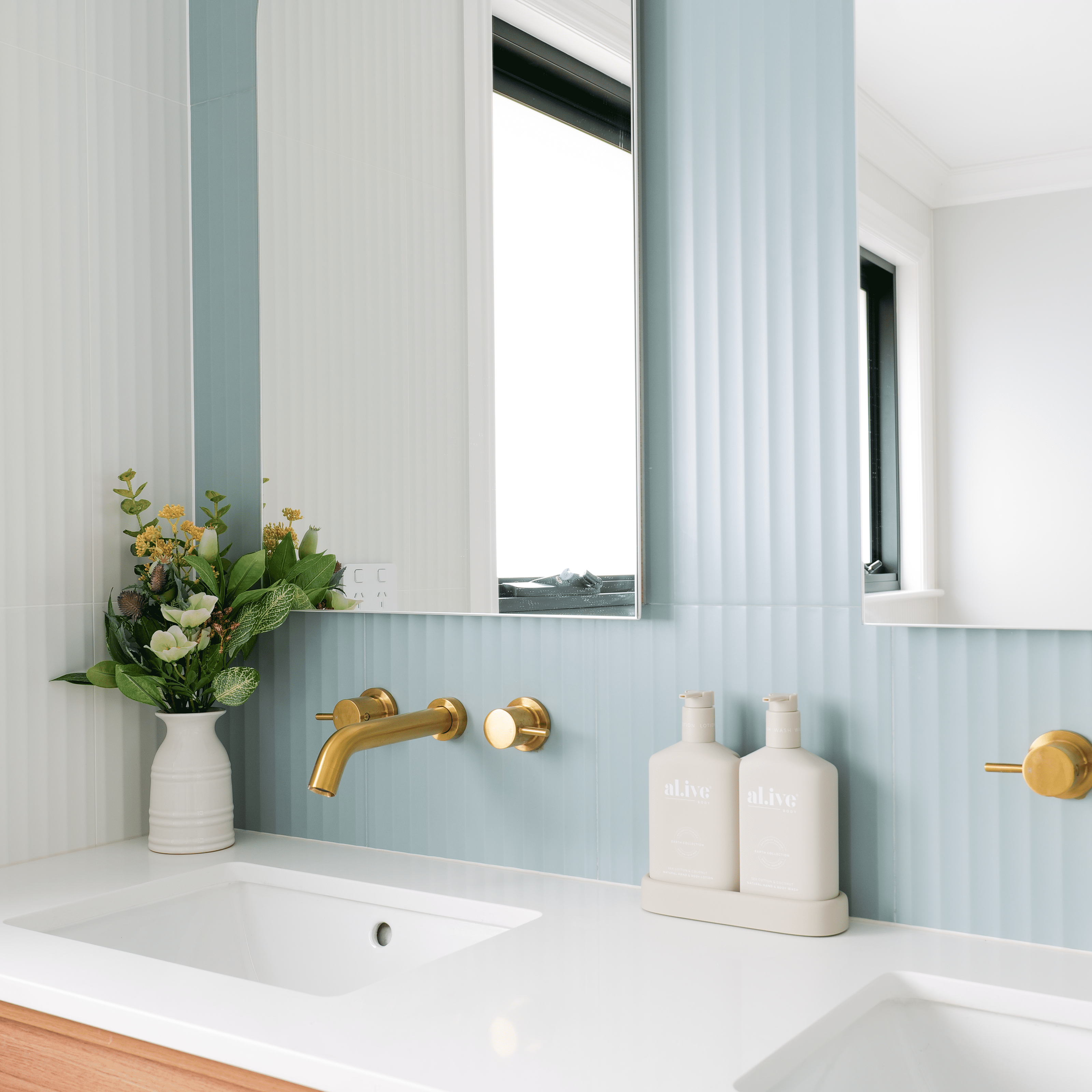 65-LO Decor Tile
